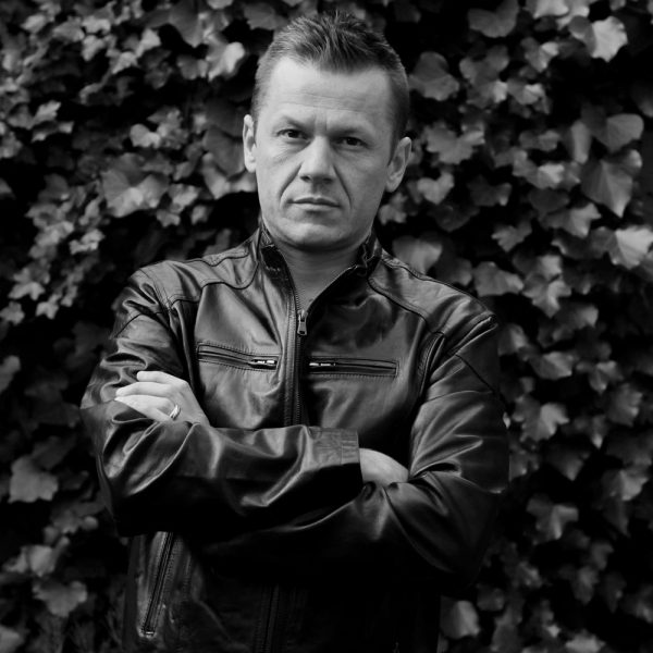 Mircea Cantor Mircea Cantor