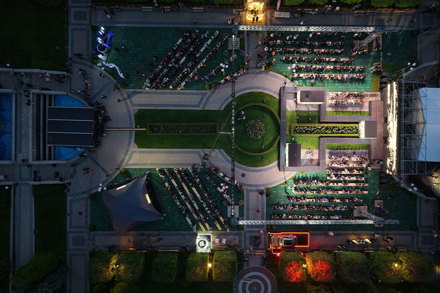 Număr record de designeri români la Romanian Fashion Week. De la designeri consacrați la voci emergente, RCW 2026 aduce la Iași scena modei contemporane, într-o celebrare a creativității și excelenței