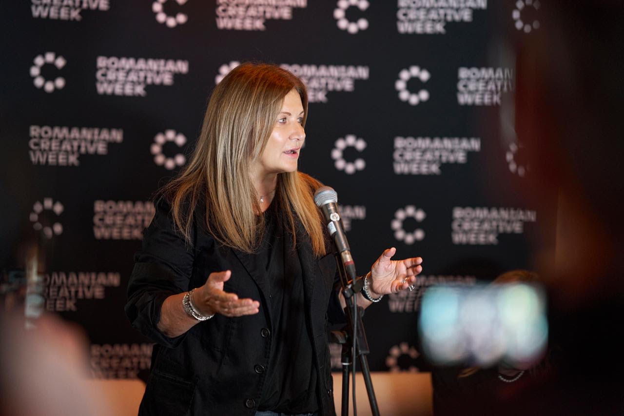Cum construiești cel mai amplu festival al industriilor creative din Uniunea Europeană: povestea Romanian Creative Week. Irina Schrotter: „Provocăm un dialog, încurajăm lumea să gândească, să aibă opinii”